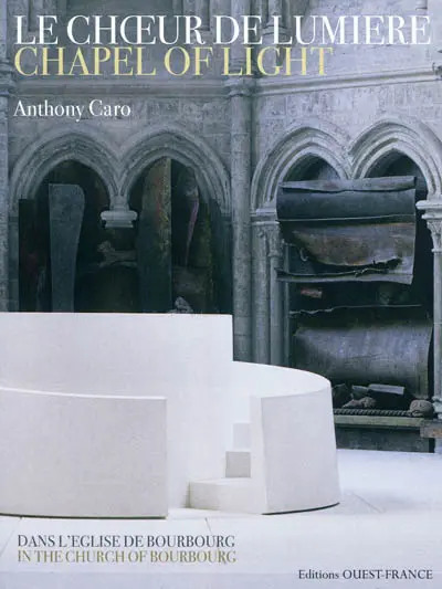 Le choeur de lumière : dans l'église de Bourbourg. chapel of light : in the church of Bourbourg