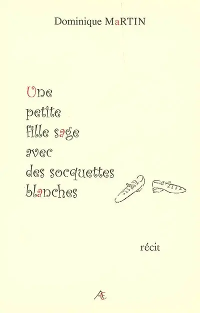 La petite fille sage avec des socquettes blanches