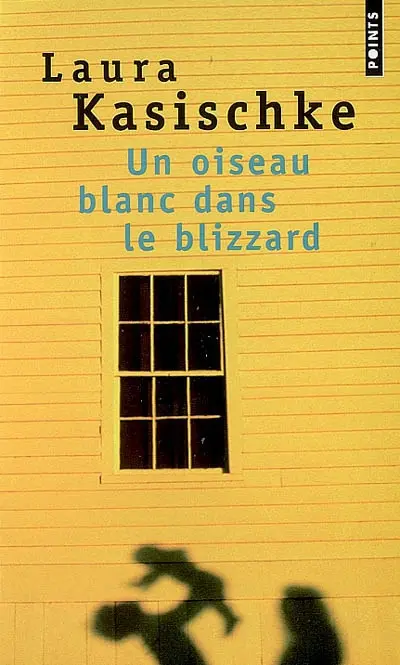 Un oiseau blanc dans le blizzard