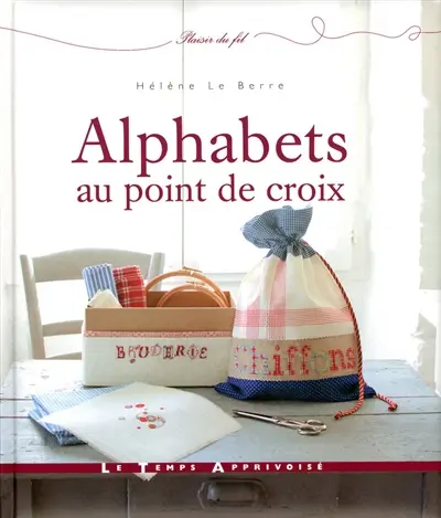 Alphabets au point de croix