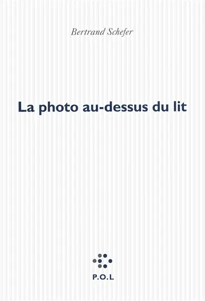 La photo au-dessus du lit