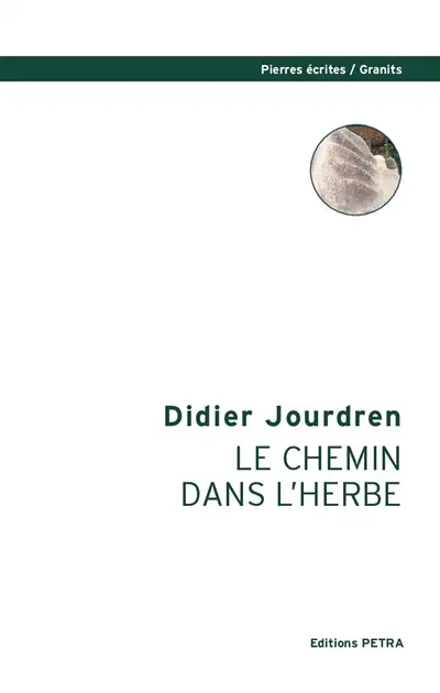 Le chemin dans l'herbe