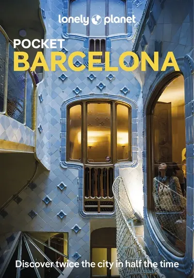 Pocket Barcelona : top experiences, local life