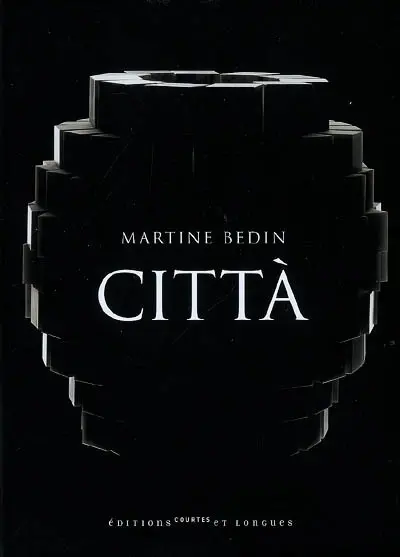 Città, Martine Bedin : dix-sept vases et autres objets blancs