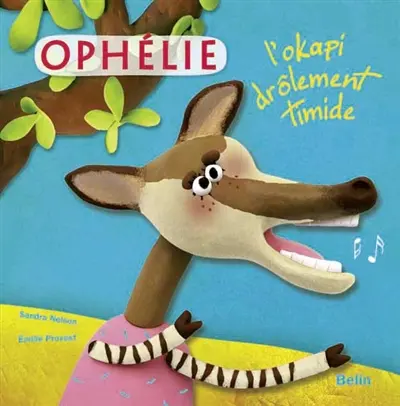 Ophélie, l'okapi drôlement timide